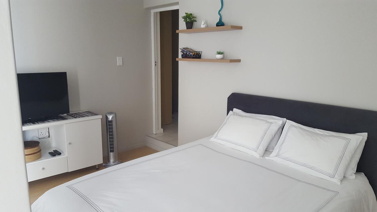 Camps Bay Cosy Accommodation Città del Capo Esterno foto